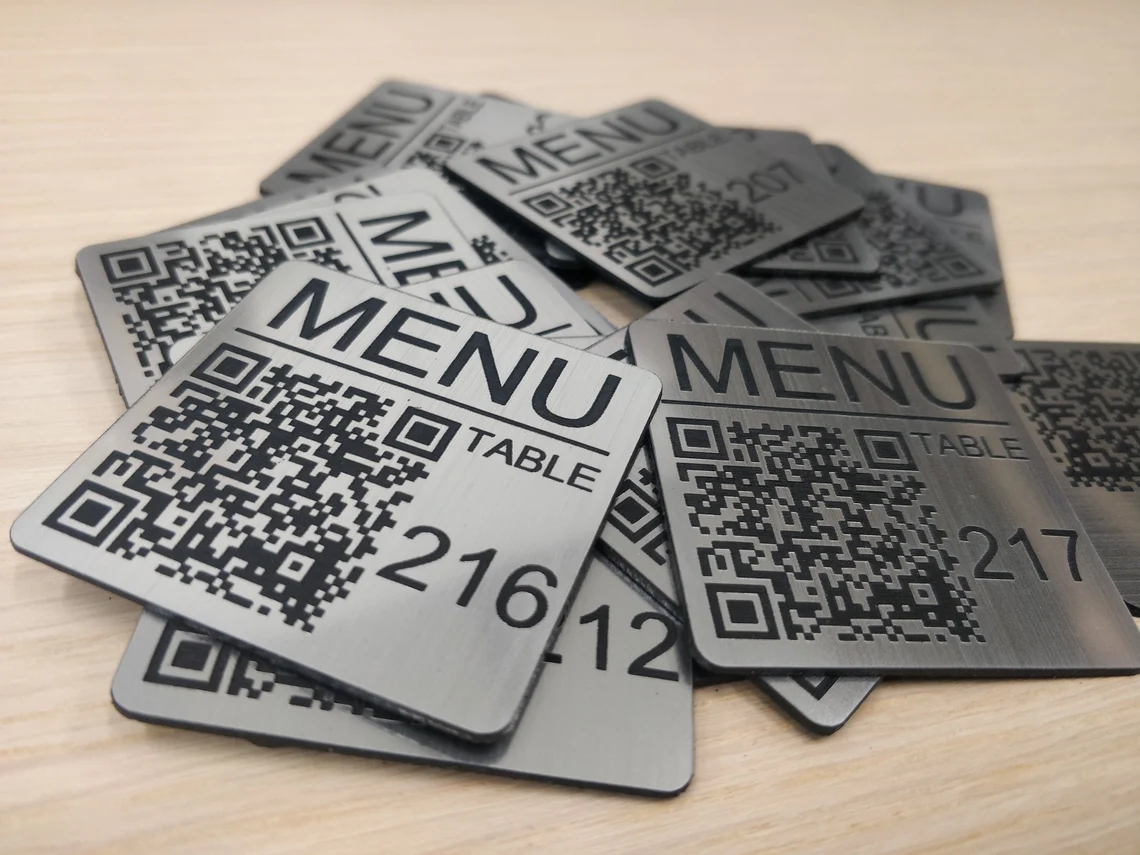 Paslanmaz metal QR menü etiketleri seri üretim örneği