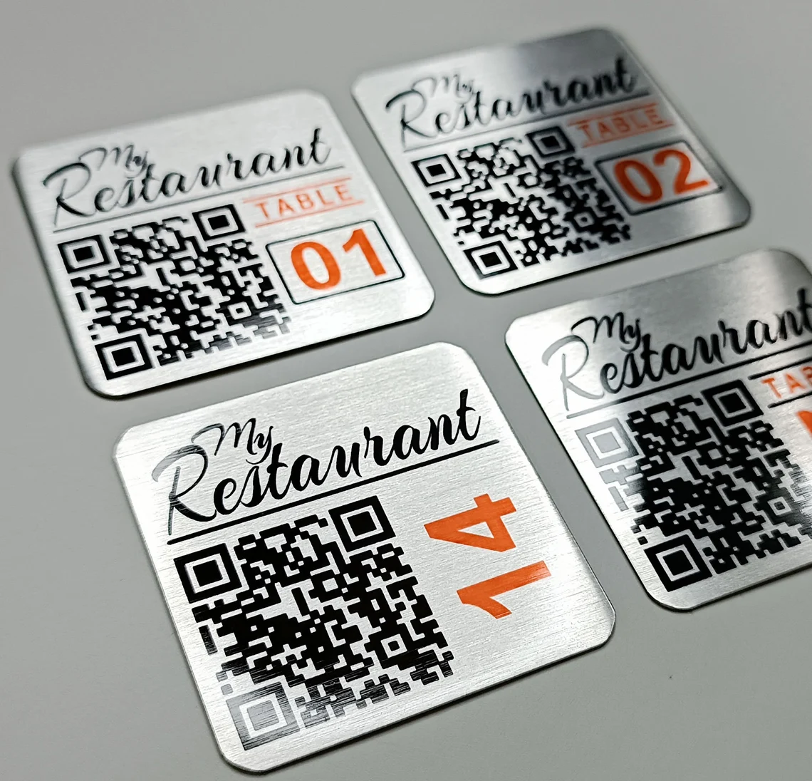 Restoran için seri numaralı metal QR kod etiket seti