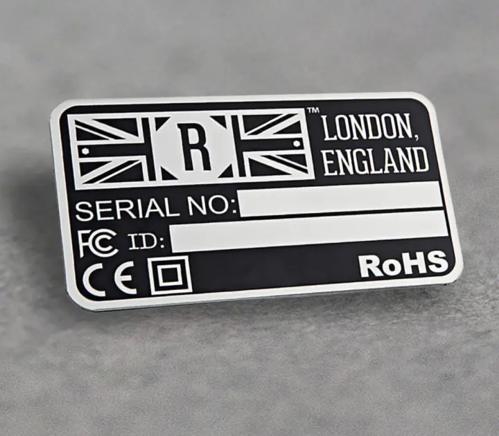 Seri numaralı metal etiketler