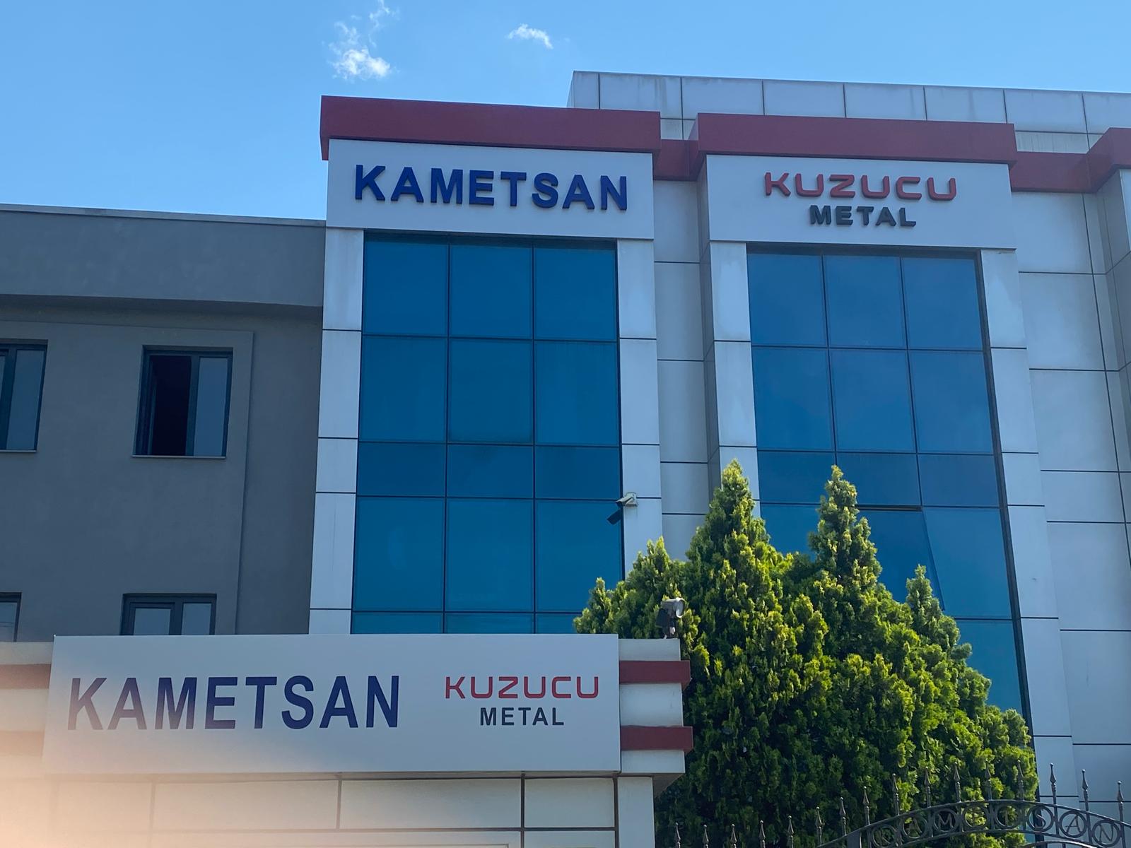 Kametsan ve Kuzucu Metal fabrika cephe tabelaları